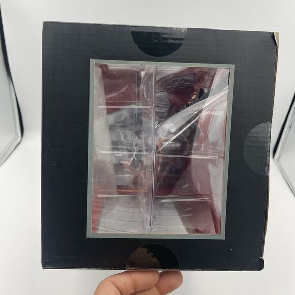 Marvel Gallery Punisher PVC Figure Statue [Netflix Version] Bernthal NEW Sealed - Picture 6 of 16